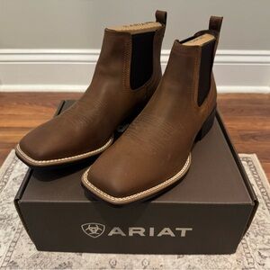 ARIAT BOOKER ULTRA WESTERN BOOT IN DISTRESSED TAN